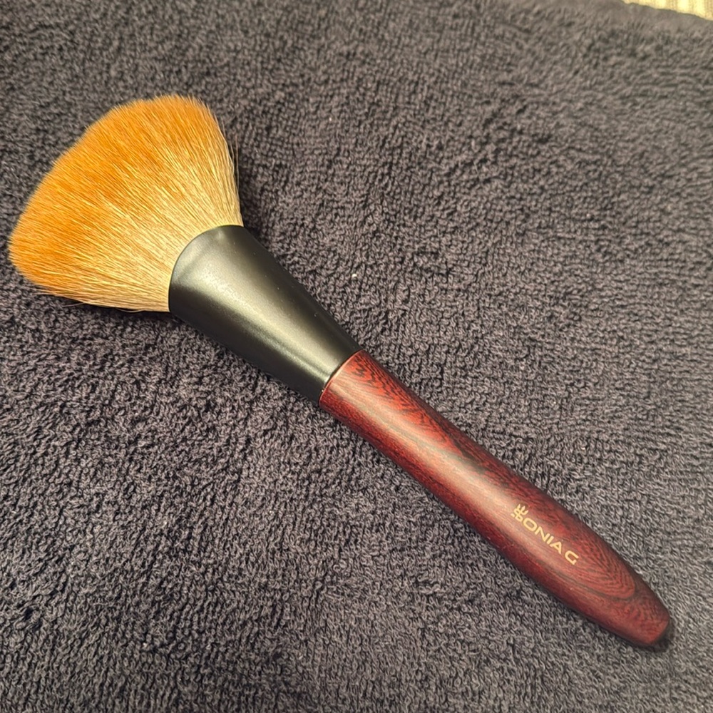 Sonia G TF1 Fan Brush